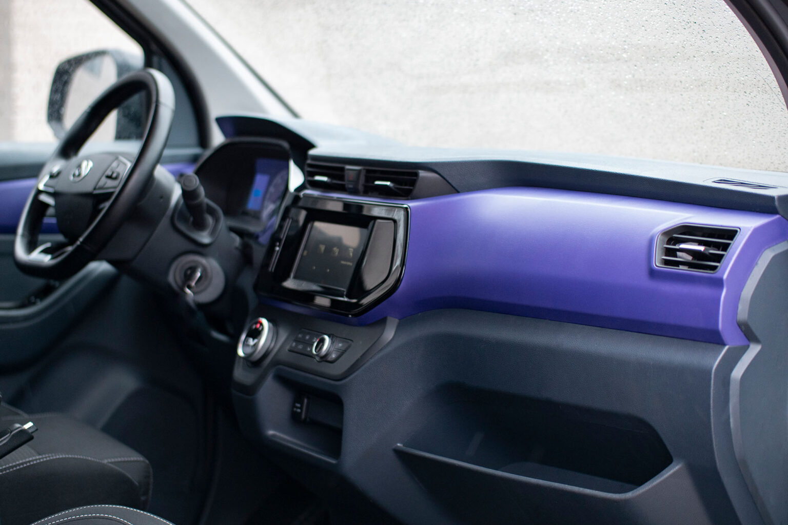 Elektrotransporter Neptun mieten innenansicht